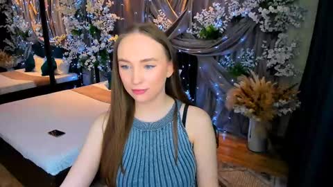 Emelie online show from March 3, 4:10 pm