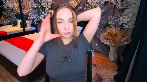 Emelie online show from February 11, 4:35 pm