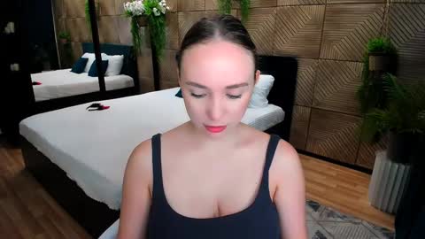 Emelie online show from October 7, 10:30 am