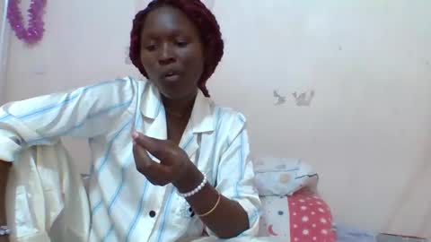 pinah1997 online show from April 8, 9:55 am