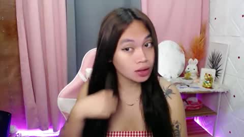 Jen online show from April 11, 10:52 am