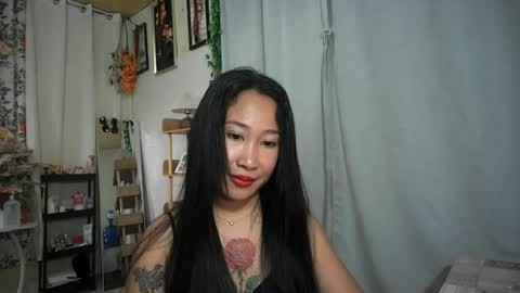 yumie  online show from July 26, 8:33 am