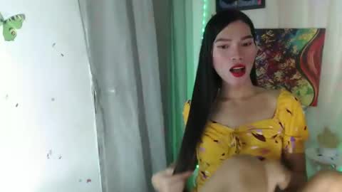 Snapshot of pinayjessaxxx chatting on December 12, 2:04 am pinayjessaxxx online show from December 12, 2:04 am