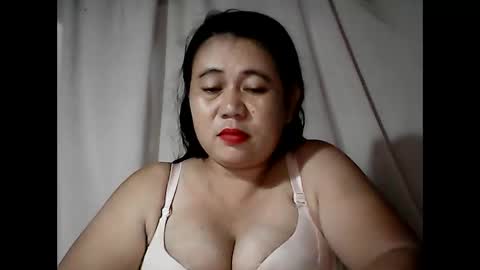 pinaymama12345 online show from November 22, 8:17 am