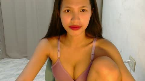 pink_bubbles011 online show from May 31, 6:30 am