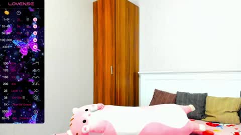 pink_soda33 online show from July 27, 5:59 am