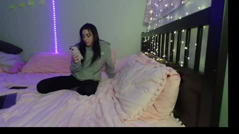 pink_tv online show from October 3, 2:16 am