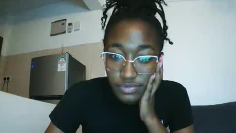 PinkyAura online show from February 7, 6:56 pm