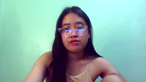 Snapshot of pinkish_shine chatting on February 28, 1:37 am Hi its me shine online show from February 28, 1:37 am