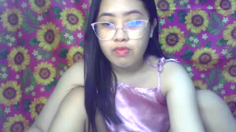 Snapshot of pinkish_shine chatting on February 3, 11:36 pm Hi its me shine online show from February 3, 11:36 pm