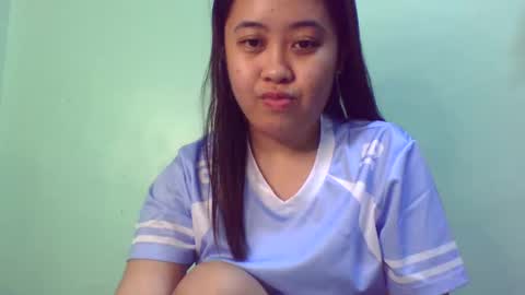Snapshot of pinkish_shine chatting on February 11, 4:24 pm Hi its me shine online show from February 11, 4:24 pm