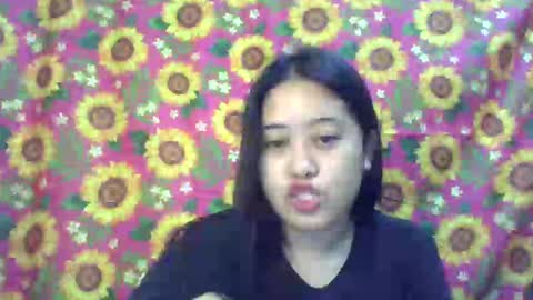 Snapshot of pinkish_shine chatting on February 1, 9:19 pm Hi its me shine online show from February 1, 9:19 pm