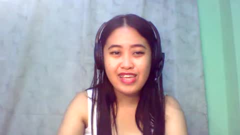Snapshot of pinkish_shine chatting on February 28, 1:47 pm Hi its me shine online show from February 28, 1:47 pm