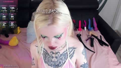 Snapshot of pinkslobber chatting on January 20, 9:53 pm Helen Goat online show from January 20, 9:53 pm