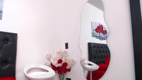 pinky_f00x online show from November 7, 12:16 am