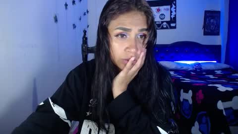 Snapshot of pinky_pinky_ chatting on January 6, 7:56 pm VIOLETA LOPEZ online show from January 6, 7:56 pm