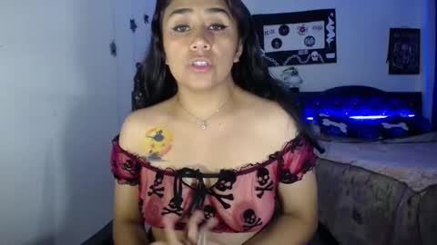 Snapshot of pinky_pinky_ chatting on December 25, 7:13 pm VIOLETA LOPEZ online show from December 25, 7:13 pm