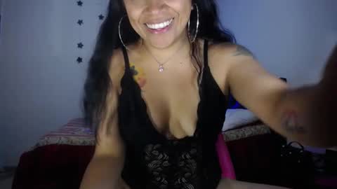 Snapshot of pinky_pinky_ chatting on February 12, 11:51 am VIOLETA LOPEZ online show from February 12, 11:51 am
