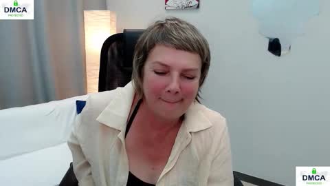 Bella online show from October 29, 10:30 am