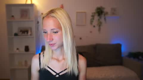Piper Perri online show from July 10, 7:03 pm