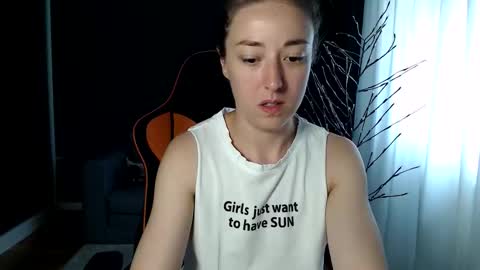 piscesgirl06 online show from September 10, 6:13 am