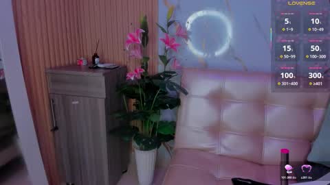 Snapshot of pittandlunaa69 chatting on October 19, 1:46 pm PittAndLunaa69 online show from October 19, 1:46 pm