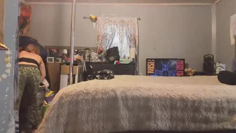 pizzedwife online show from May 12, 7:53 pm