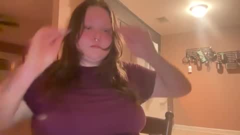 plantmommy22 online show from April 5, 3:05 am