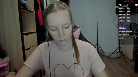 Snapshot of playful_mary chatting on October 12, 10:06 am Masha online show from October 12, 10:06 am