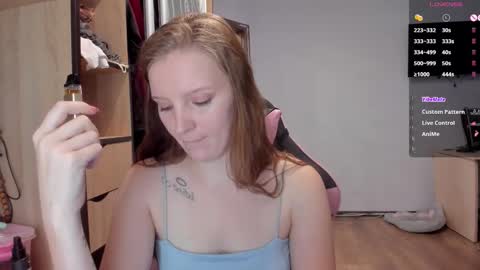 Snapshot of playful_mary chatting on October 9, 9:35 am Masha online show from October 9, 9:35 am