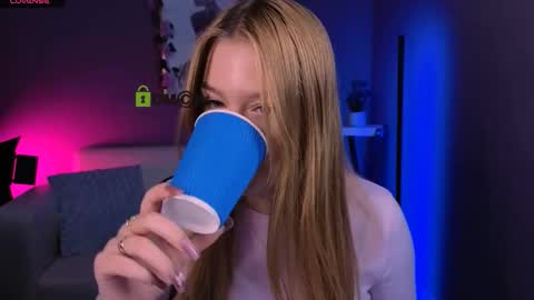 Sophie online show from December 16, 4:07 am