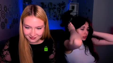 Sophie online show from June 8, 1:28 am