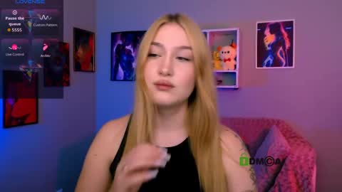Sophie online show from May 16, 7:57 pm