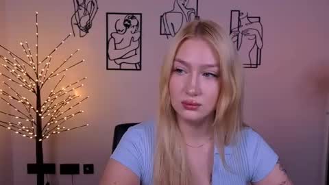 Sophie online show from July 23, 7:33 pm
