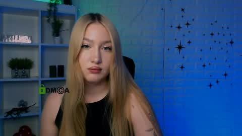Sophie online show from May 26, 8:30 pm