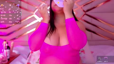 Snapshot of playfulcurvymommy chatting on October 2, 11:32 pm Scarlett online show from October 2, 11:32 pm