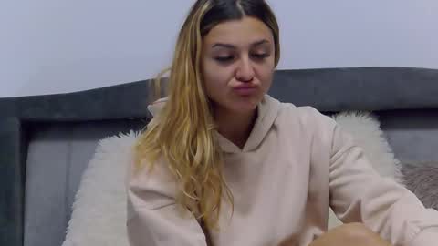 PlayfulNicole online show from May 4, 4:38 am