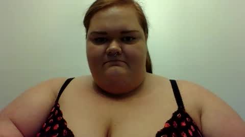 Missplumpkittee online show from November 4, 9:31 pm