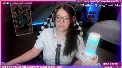 Snapshot of plutoprincess69 chatting on September 25, 4:11 am Pluto Princess online show from September 25, 4:11 am