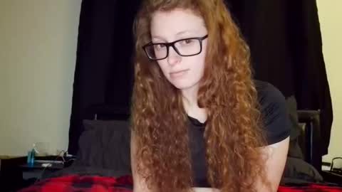 poisonivyy95 online show from May 22, 1:14 am