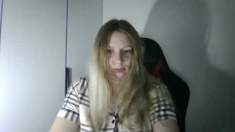 poliholly online show from February 28, 8:52 pm