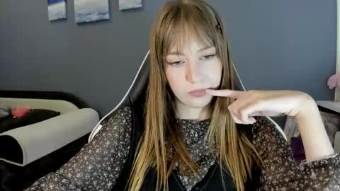 Snapshot of polihoney chatting on September 9, 3:01 pm Polina online show from September 9, 3:01 pm