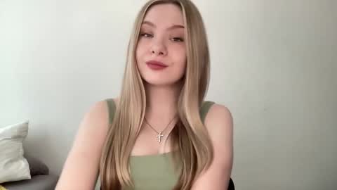 polishangel222 online show from June 5, 1:06 pm