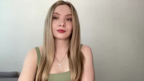 polishangel222 online show from June 13, 2:36 pm