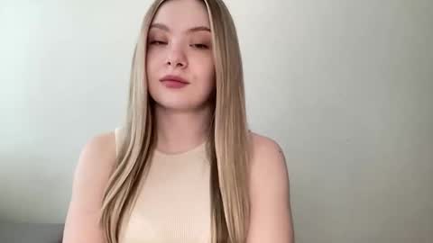 polishangel222 online show from May 22, 11:41 am