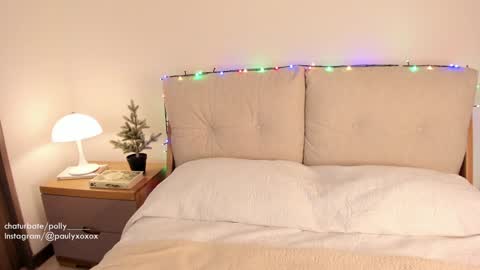 Snapshot of polly_____ chatting on December 26, 12:57 am Polly online show from December 26, 12:57 am