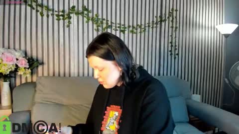 Polly online show from November 3, 1:31 am