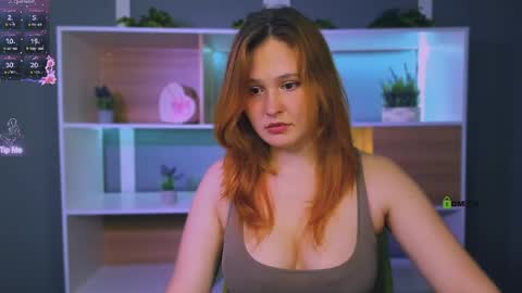 polly_cute1 online show from May 9, 10:01 pm