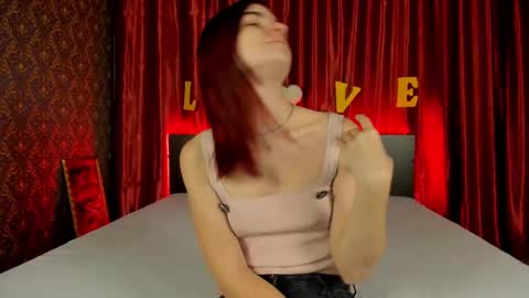 Snapshot of polly_love_ chatting on February 10, 7:04 am Polly online show from February 10, 7:04 am