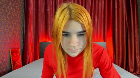 Snapshot of polly_love_ chatting on December 13, 8:10 am Polly online show from December 13, 8:10 am